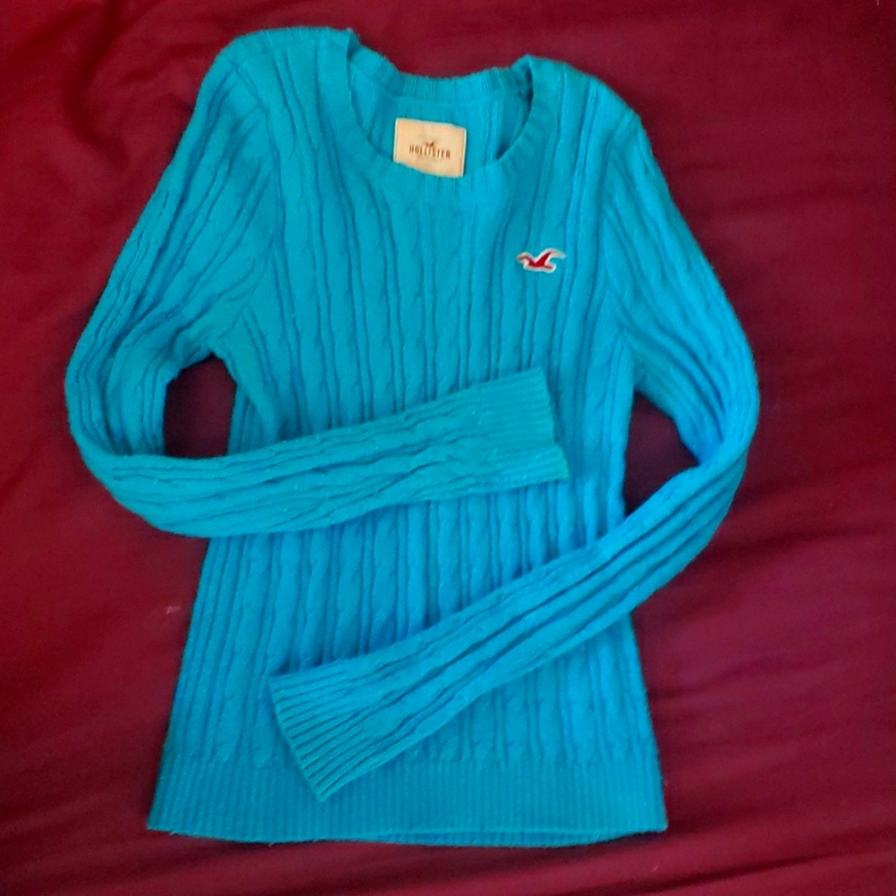 Blue Hollister cute long sleeve sweater